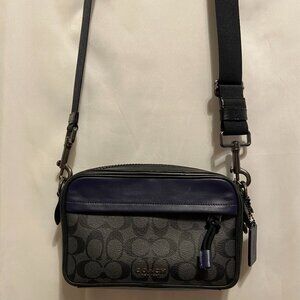 COACH Graham Crossbody in signature canvas/leather EUC